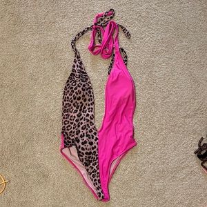 One piece hot pink/cheetah swim suit